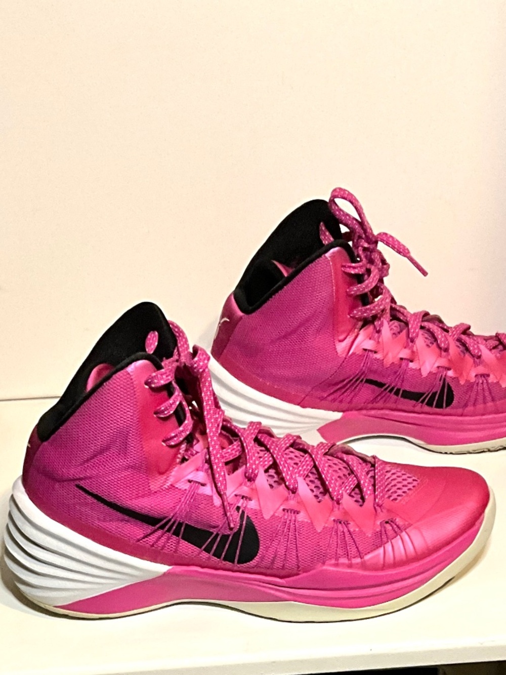 Nike Hyperdunk 2013 Think Pink Kay Yow Basketball Shoes Men's 10 - Picture 2 of 8